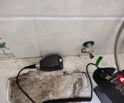 安新屋顶漏水维修公司分享下卫生间漏水的危害及解决方法